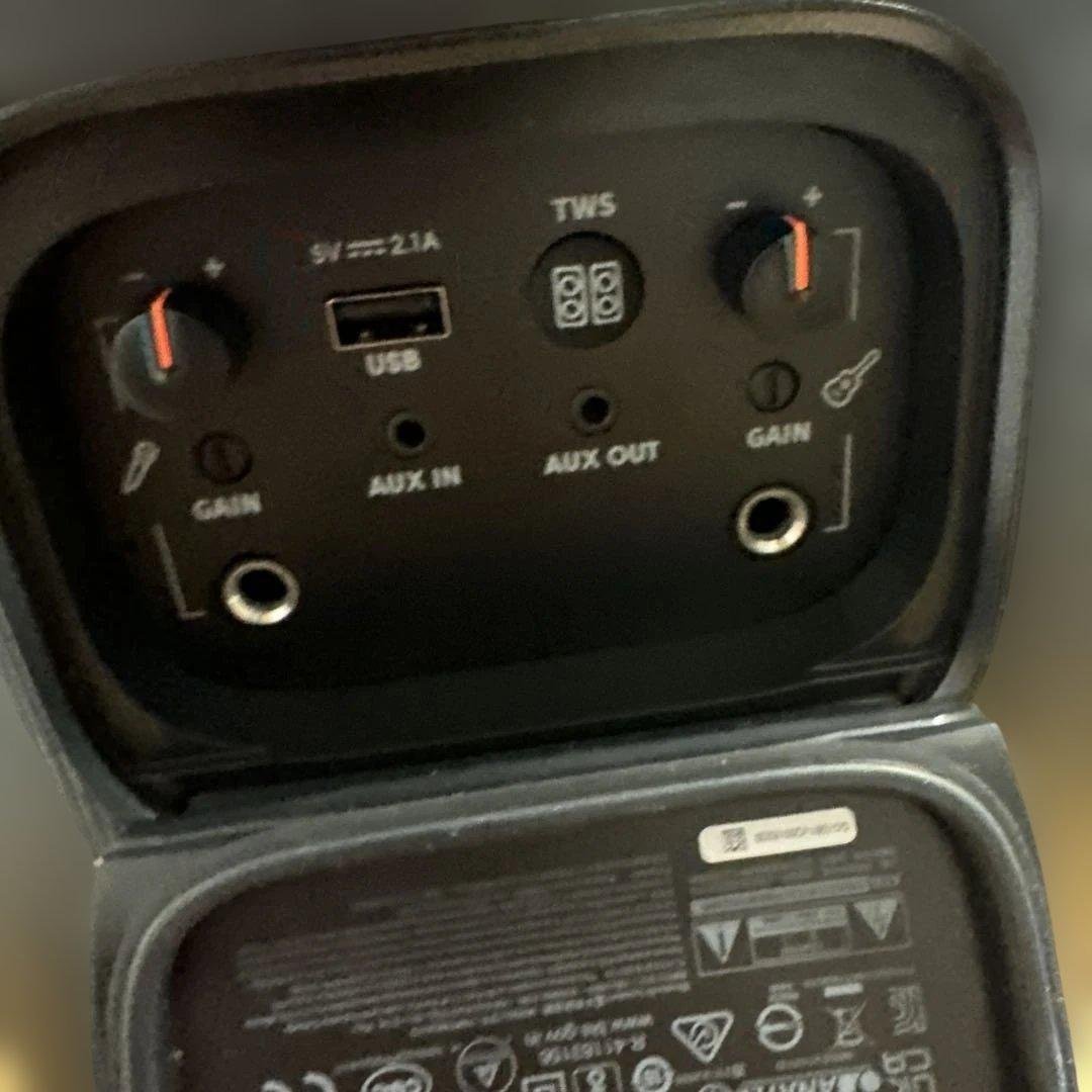 JBLPATYBOX110パワフルB￼Iuetoothスピーカー充電コード付き