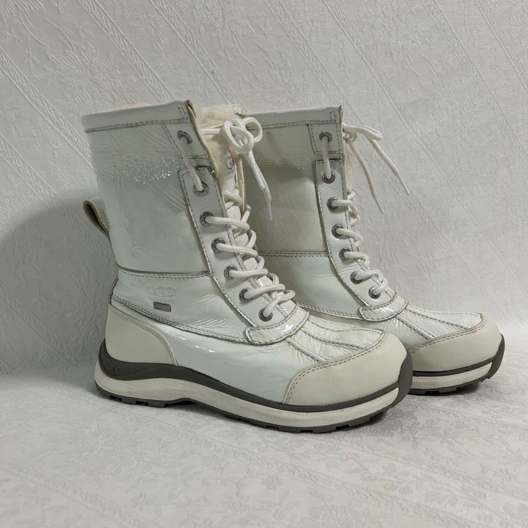 ♥︎希少完売品♥︎UGG アディロンダックIII パテントブーツ ホワイト24cm
