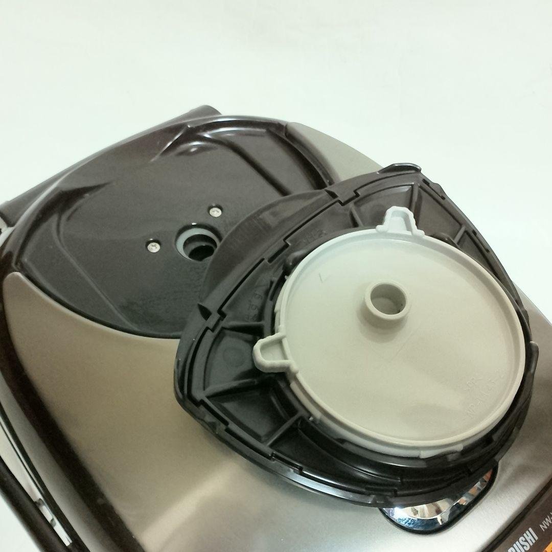 ZOJIRUSHI　NW-VP10E9　豪熱沸とうIH炊飯器　極め炊き　5.5合