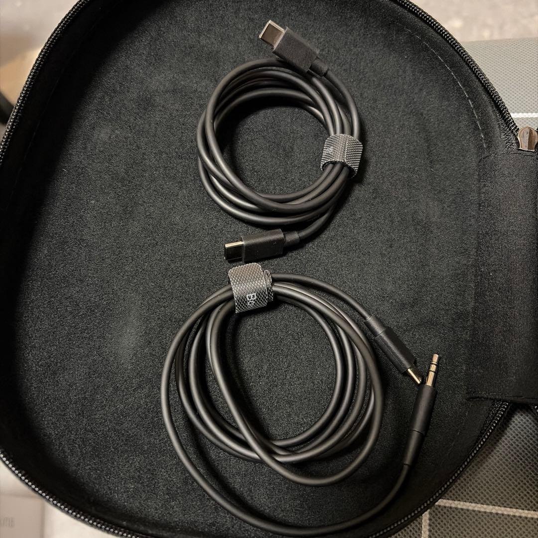 Bowers & Wilkins Px8ワイヤレスヘッドホン